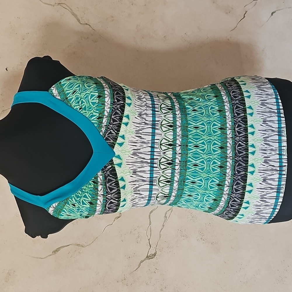 Jaclyn Smith Blue Green Multi Color Tankini Swim Top Women's Size 8